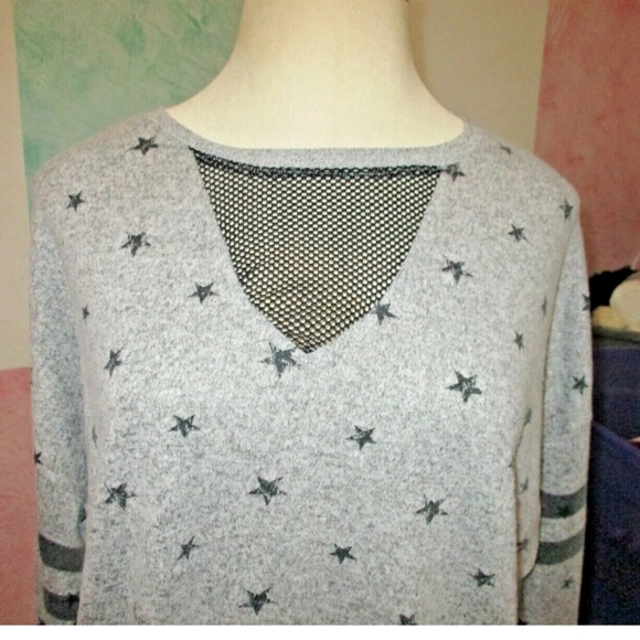 INSPIRED HEARTS Gray Black Mesh Chest Star Print Pullover Stretch Sweater 3X - Picture 2 of 2